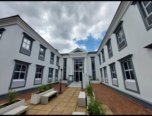 416M² OFFICE TO LET IN LYME PARK